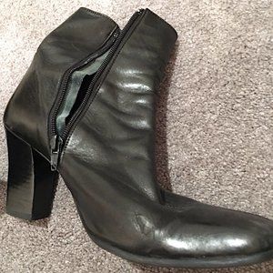 ESPACE LEATHER ZIPPER BLACK BOOT HEELS SZ 8.5